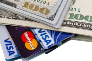 Подробнее о статье Кредит наличными или кредитная карта, что выбрать?
