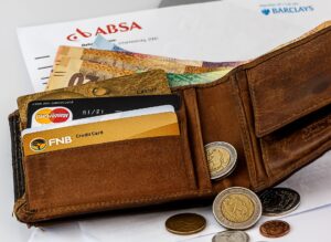 Подробнее о статье Как снять деньги в банке без платежной карты